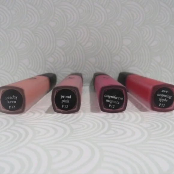 YOUR BEST FRIEND - 4 MAJESTIC MATTE LIP COLLECTION - Picture 3 of 5